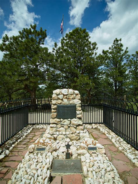 Buffalo bill lookout mountain.  &ldquo;Buffalo Bill&rdquo; Cody, the park is one of t...