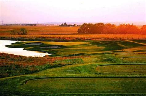 Buffalo run golf course colorado. Avilla Buffalo Run stretches across 12.5 acres sandwiched between 120th Avenue and the Buffalo Run golf course just east of Jaspar Street. Commerce City had zoned the land for multifamily ... 