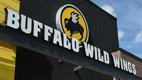 Buffalo Wild Wings corporate office is located in 3 Glenlake Pkwy, Atlanta, Georgia, 30328, United States and has 13,305 employees. buffalo wild wings. buffalo wild wings inc. buffalo wild wings - inc. buffalo wild wings grill & bar.. 