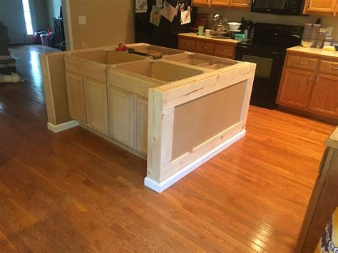 Building a kitchen island. While most commonly found in traditional or country-style kitchens, butcher block kitchen islands might also provide an interesting visual counterpart to modern kitchens, warming up natural stone counters, floors or backsplashes such as marble, limestone or soapstone. Butcher block is available in a variety of species, grains and thicknesses ... 