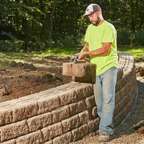 Building a retaining wall. A good-looking retaining wall depends on level footings, and the best way to establish level over long distances is with a builder’s level. If you’re building a wall with only a couple of 4-ft. sections, you can get away with using a 4-ft. level, but for a longer wall, rent a builder’s level. How to set it up: 