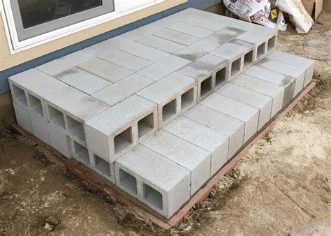 Building temporary stairs with cinderblocks