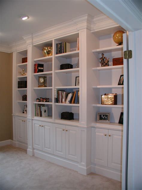 Built in wall bookshelves. A chain-wall foundation refers to a raised foundation that helps to keep buildings above flood level. Also known as a stem-wall foundation, it can be built on the site or purchased... 
