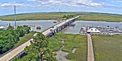 Tybee Island Webcams. Take a look at this live feed streamed by the Desoto Beach Hotel of Tybee Island and if you’ve never seen the place before, it’s easy to be convinced it’s the Caribbean. It’s not. Tybee Island lays snug up against the coast of the US state of Georgia. It’s separated from the mainland by the Savannah River on one .... 