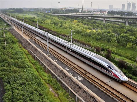 Bullet Train from Hefei to Pizhou - Chinese High Speed Railway Train ...