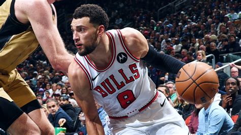 Bulls guard Zach LaVine needs 3 to 4 more weeks of rehab on right foot