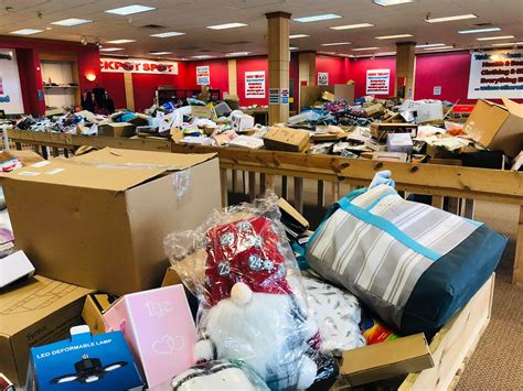 Bullseye bins photos. SNEAK PEEK MEGA SALE 2/10 I‘M SPEECHLESS 勞勞 We have SO MANY items that we can’t even fit it all in the bins‼️ We had to drop several UNTOUCHED pallets on the floor for our MEGA SALE 朗 So who... 
