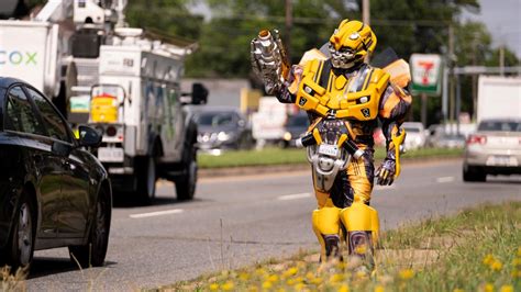 Bumblebee and the Cookie Monster: Virginia man dons costumes to make people smile