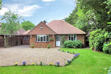 Bungalows for sale in Sevenoaks - commercial property for sale