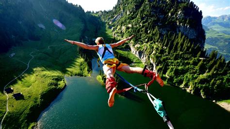 Bunjee jumpin. Bungee Jumping Locations. Choose a state for bungee jumping in the United States of America: Bungee Jumping, also spelled bungy jumping, is the sport of jumping from a … 