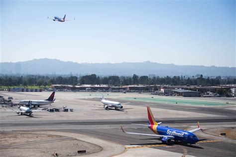 Burbank airport delayed flights. Flight status. Help. Contact American. Receipts and refunds. FAQs. Agency reference. Cargo , Opens another site in a new window that may not meet accessibility guidelines. Bag and optional fees. Customer service and contingency plans. 
