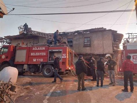 Burdur’da müstakil ev yangında kule döndü