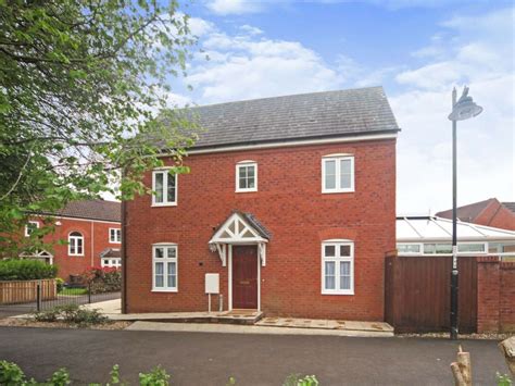 Burge Crescent, Taunton 3 bed semi-detached house - £245,000