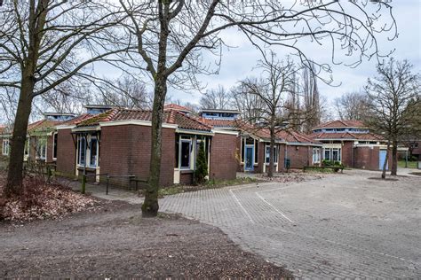 Burgemeester wil ‘unieke’ school behouden, - destentor.nl