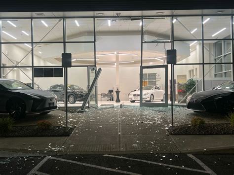 Burglars steal cars from dealership, drive them out through the windows