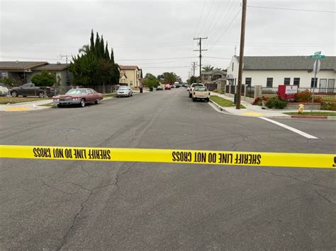 Burglary suspect armed with hatchet fatally shot by deputies in Orange County