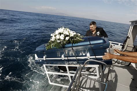 Burial at sea florida.  We have various unique options for spreading your ...