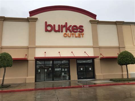 Burke's Outlet store, location in Capital Plaza (A