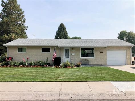 Burley idaho real estate. 49 single family homes for sale in Burley ID. View pictures of homes, review sales history, and use our detailed filters to find the perfect place. 