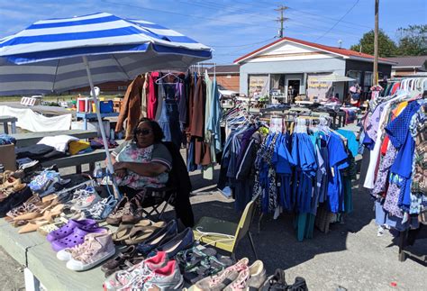 About the Business: HomeTown Flea Market is a Flea market located at 2208 W Webb Ave, Burlington, North Carolina 27217, US. The business is listed under flea market category. It has received 2 reviews with an average rating of 5 stars. Their services include In-store shopping .. 