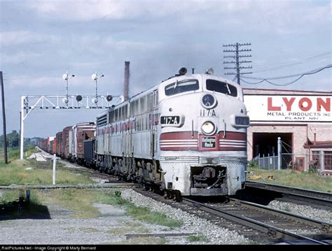 Burlington route 17. 17-Mar-2001 ... 5-. 17 consisted of 2 locomotive units and 16 cars. ... networks in the United States, with 33,500 route miles covering 28 States and 2 Canadian ... 