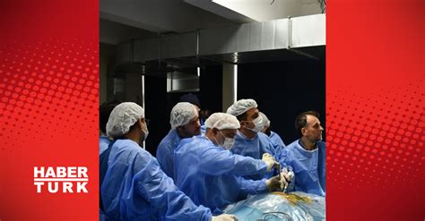 Bursa'da 23 ülkeden hekimler kadavra kursunda endoskopik omurga cerrahisini öğrendis