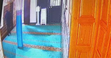Bursa'da bir hırsız camide denediği ayakkabıyı çaldı - Son dakika haberleri