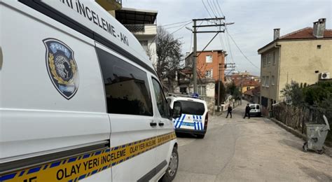 Bursa'da birlikte yaşadığı kadının oğlu tarafından bıçaklanan kişi hastaneye kaldırıldıs