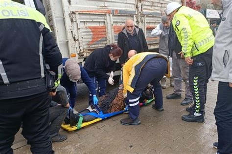 Bursa'da geri manevra yapan kamyonetin altında kalan yaşlı kadın öldü