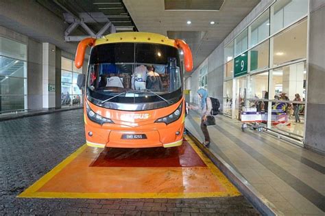 Bus From TBS (Terminal Bersepadu Selatan) to Singapore - redB…