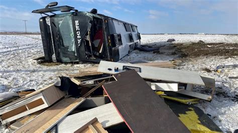 Bus carrying crew for Shania Twain concert crashes on icy highway in Saskatchewan