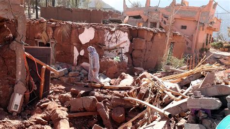 Buscan sobrevivientes tras catastrófico terremoto que dejó miles de muertos en Marruecos