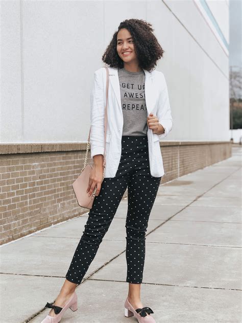 Business casual women clothes. Explore our range of women's smart casual clothing. Shop stylish and comfortable clothes from UNIQLO, made for all. 