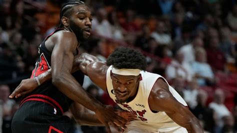 Butler, Strus push Heat into playoffs in harrowing 102-91 comeback against Bulls