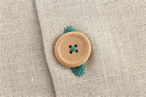 Button hole. To follow my earlier tutorial showing how to add buttons, I thought it would be appropriate to do one on how to make a buttonhole by hand. It's pretty simple... 