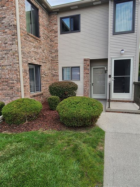 Buy condo in canton mi. 1831 N Arbor Way Dr #10 Canton Township, MI 48188. $199,900. Townhouse. Coming Soon. MLS # 20240024482. Updated 53 minutes ago. 2. 