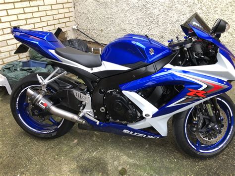 Buy gsxr 750. Suzuki GSX-R 1000 Motorcycles for Sale. Suzuki GSX-R 1000: The GSX-R1000 is sharply styled and its fairing houses multi-reflector, vertically mounted headlights for a narrow profile, improved aerodynamics and highly effective ram air system. This narrow theme is carried throughout the machine with the slim tank and sleek tail section. 