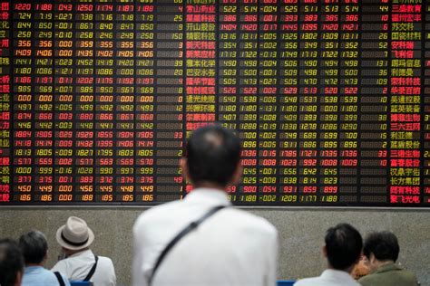 Hong Kong stocks close at one-week high as Chinese property stock