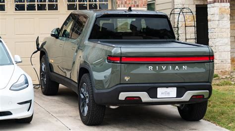 Key Points. A design feature caused a significant speed bump for the electric vehicle maker. Production and deliveries have rebounded, and the gap between the two has narrowed. Rivian could still .... 