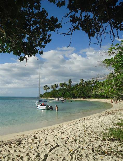 It is one of the most beautiful beaches on the west side of the iland!. . Buye
