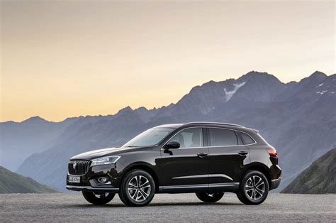 Bx7. THE LUXURY SUV WITH CHARACTER. The Borgward BX7 belongs to the large mid-size SUV market, which is popular all around the world, and impresses with its confident appearance and innovative technology. TECHNICAL DATA* BODY / DIMENSIONS. DRIVE SYSTEM / DRIVING PERFORMANCE. CHASSIS / BRAKES. 