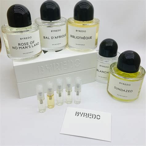 Byredo samples. Shop Sundazed Fragrance Samples and decants by Byredo in a variety of sizes | Free Shipping on all US orders | Discover multiple perfumes and find your unique signature scent | Sundazed top notes are Mandarin Orange, Californian Lemon. Say hello to endless summer. Sundazed, the newest scent from Byredo, is an infectiously joyful blend of bright ... 