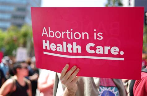 Cómo el fallo de la Corte Suprema sobre la píldora abortiva afecta a las mujeres