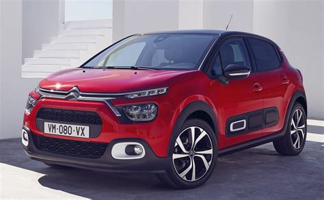 Citroen C3 Puretech 82: First Drive Review By Abhishek Nigam 1 year ago Let’s get one thing straight first, the Citroen C3 is a B-segment hatchback that has SUV elements like the boxy design and ...