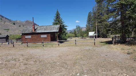 Camping at Warm Springs Guard Station Campground - raincitystudios.com