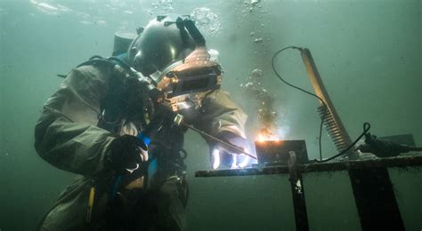 Career In Underwater Welding (Salary + More) - raincitystudios.com
