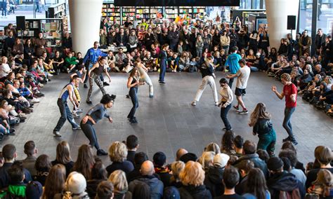 Caring for the living: the conservation of performance art - muktibox.com