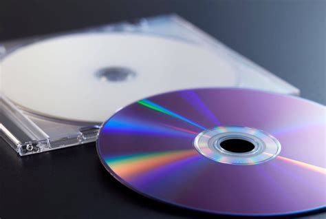 CD・DVDは何ゴミで処分するの？大量に捨てる方法とは