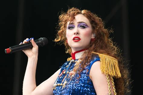 Chappell Roan Expresses Sadness After Incident Involving Jude Law's ... - wintechmobiles.com