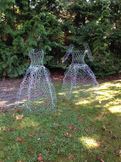 Chicken Wire Garden Sculptures - Wire Artist Laura Ouimet/We-met Wire … - muktibox.com
